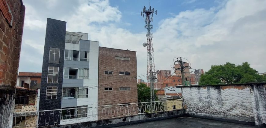 ARRIENDO CASA LOCAL EN LA AMERICA