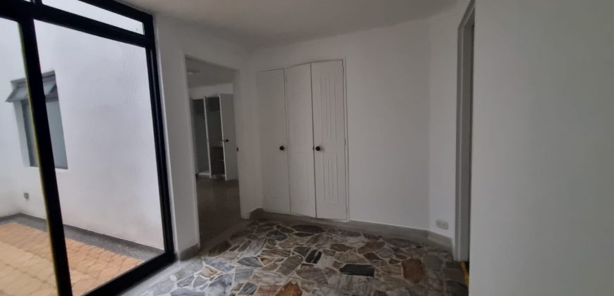 VENDO EDIFICIO EN CONQUISTADORES