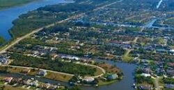 Lote 32 en la Calle Cyclamen en South Gulf Cove, Florida